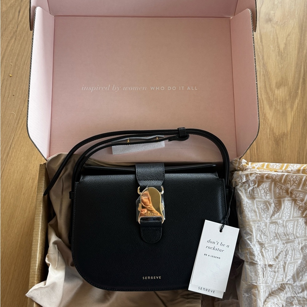 NWT Senreve Cadence in Pebbled Noir